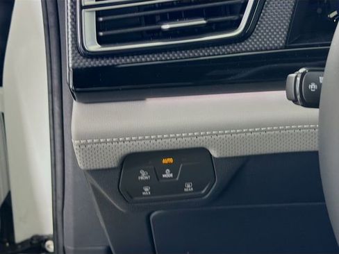 New 2026 Volkswagen Atlas Cross Sport SEL R-Line AWD/4WD image 10