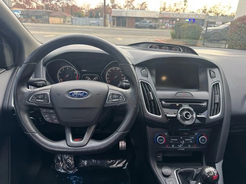 Used 2018 Ford Focus ST w/ Equipment Group 402A FWD image 20