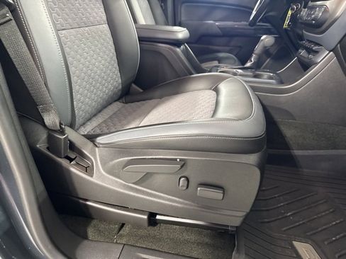 Used 2017 Chevrolet Colorado Z71 image 36