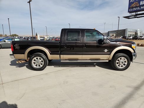 Used 2014 Ford F250 Lariat w/ Lariat Interior Package image 5