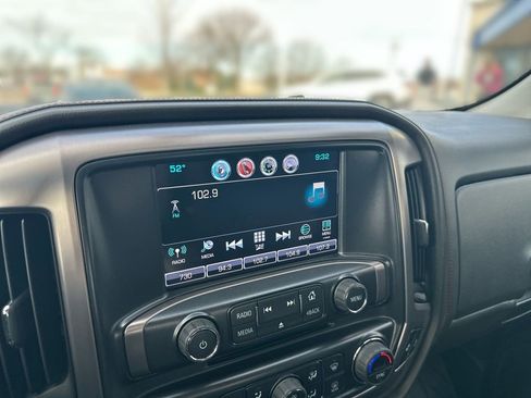 Used 2017 GMC Sierra 2500 SLT w/ All-Terrain HD Package image 12