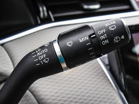 Used 2023 Land Rover Range Rover Evoque S AWD/4WD image 30
