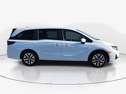 New 2026 Honda Odyssey EX-L image 4