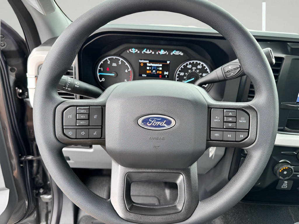 Used 2025 Ford F250 XL RWD image 14