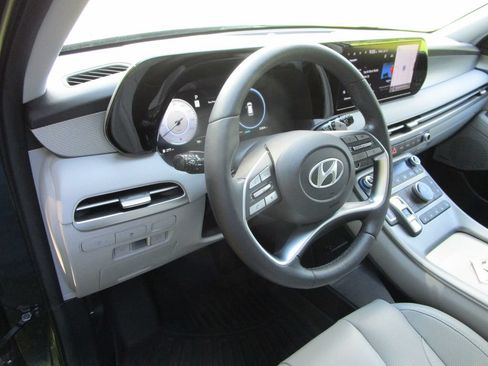 Used 2024 Hyundai Palisade SEL w/ Premium Package FWD image 28