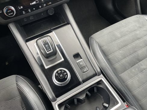 Used 2024 Mitsubishi Outlander SE FWD image 21