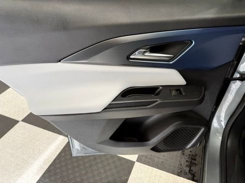 New 2026 Chevrolet Equinox EV LT image 18