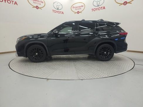 Used 2023 Toyota Highlander XSE image 5