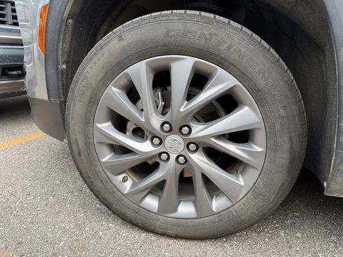 Used 2025 Buick Enclave Preferred AWD/4WD image 7