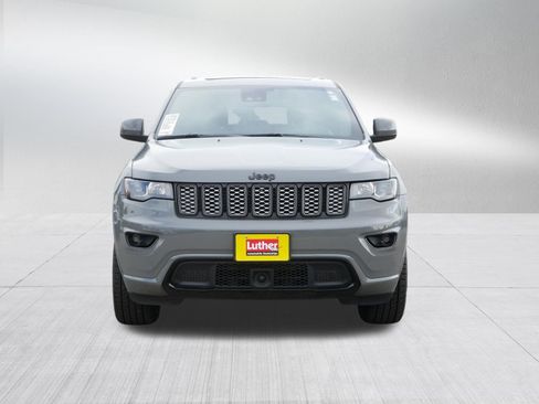 Used 2022 Jeep Grand Cherokee Laredo X AWD/4WD image 2