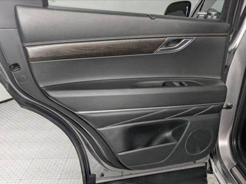 Used 2024 Genesis GV80 2.5T image 13