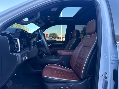Used 2026 GMC Sierra 3500 Denali Ultimate AWD/4WD image 7