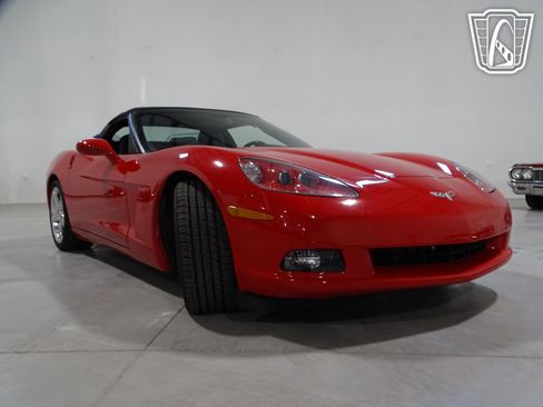 Used 2006 Chevrolet Corvette Convertible w/ Preferred Equipment Group image 21