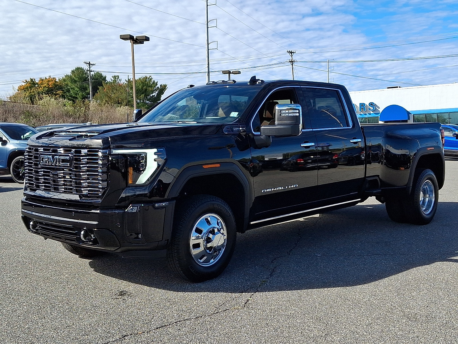 Certified 2026 GMC Sierra 3500 Denali Ultimate AWD/4WD image 3