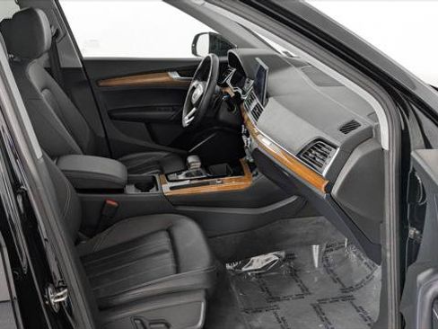 Used 2023 Audi Q5 2.0T Premium w/ Convenience Package AWD/4WD image 23
