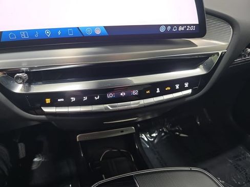Certified 2024 Cadillac Lyriq Luxury AWD/4WD image 21