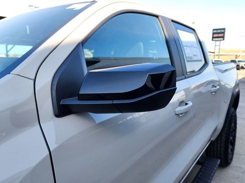 New 2026 GMC Canyon Elevation w/ Convenience Package image 12