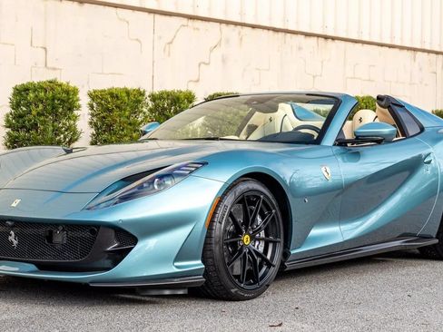 Used 2023 Ferrari 812 GTS RWD image 1