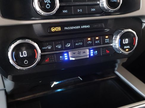 Used 2022 Ford F250 Lariat w/ Lariat Value Package AWD/4WD image 7