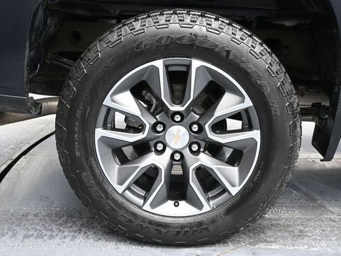 Used 2024 Chevrolet Silverado 1500 LT image 13