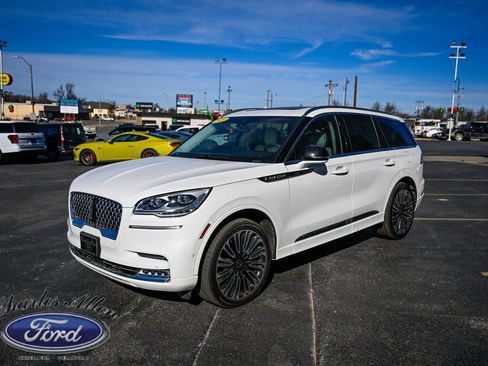 Used 2023 Lincoln Aviator Black Label image 3
