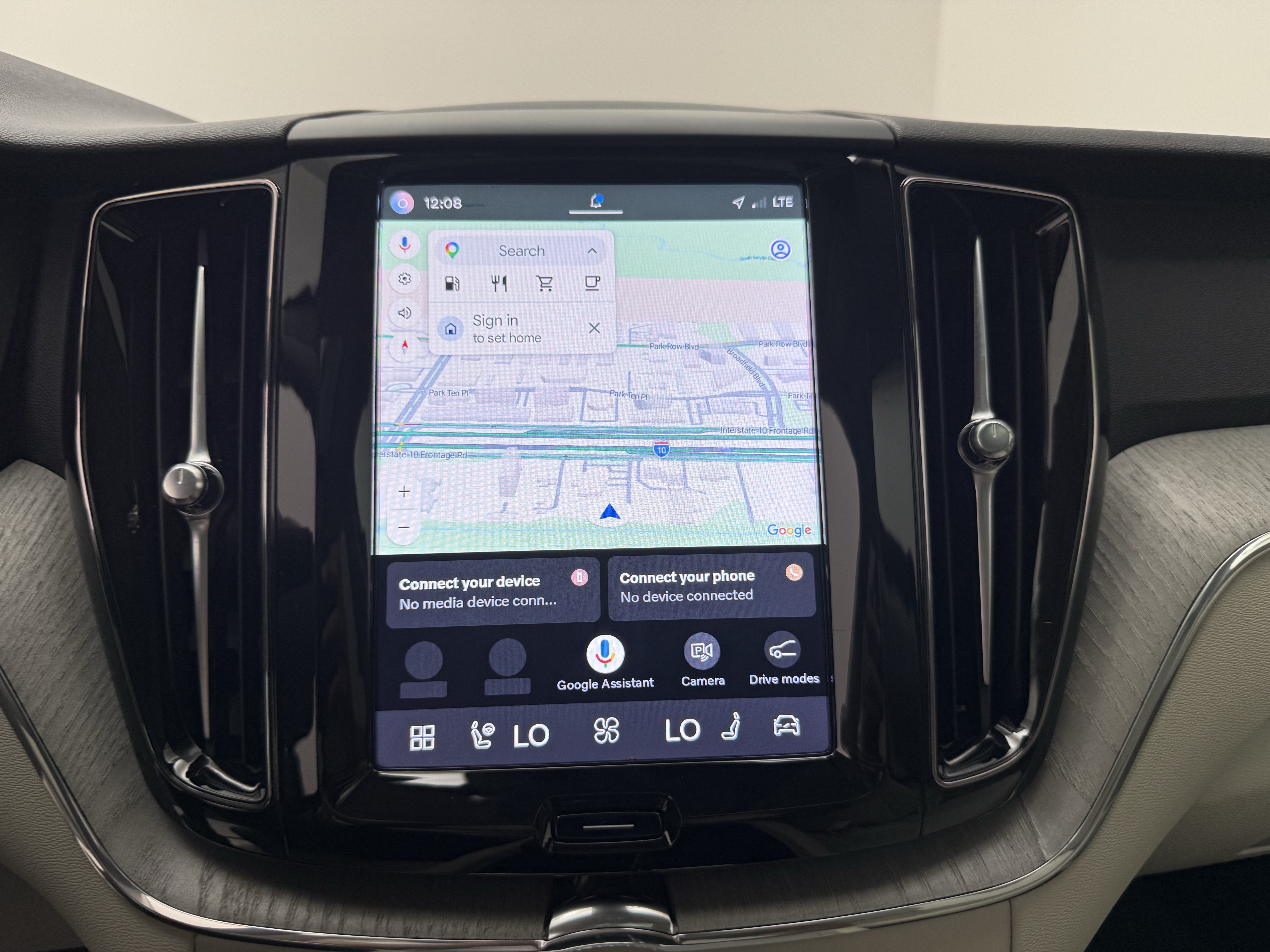 Certified 2024 Volvo XC60 B5 Plus w/ Protection Package Premier AWD/4WD image 19