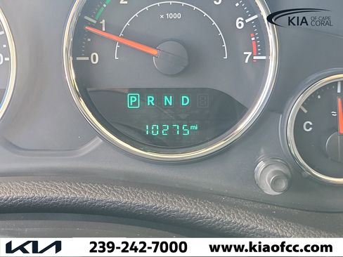 Used 2017 Jeep Wrangler Sahara w/ Connectivity Group AWD/4WD image 23