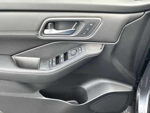 New 2026 Nissan Rogue Platinum w/ Platinum Premium Package AWD/4WD image 18