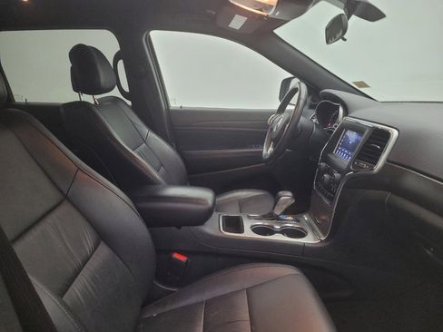 Used 2018 Jeep Grand Cherokee Laredo image 21