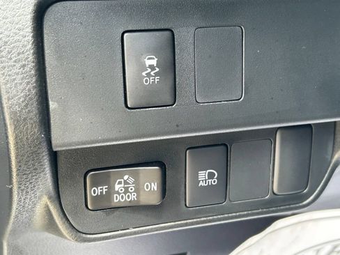 Used 2023 Toyota Tacoma SR AWD/4WD image 23