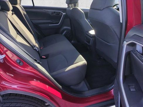 Certified 2021 Toyota RAV4 LE w/ Carpet Mat Package (TMS) AWD/4WD image 19
