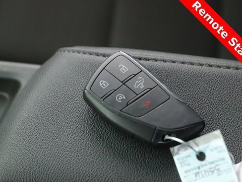 Used 2024 GMC Sierra 1500 Elevation image 3