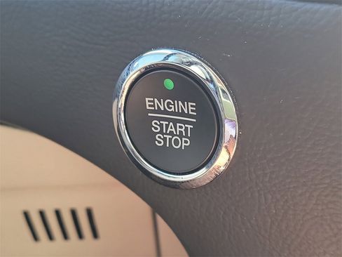 Certified 2020 Ford Edge Titanium image 28