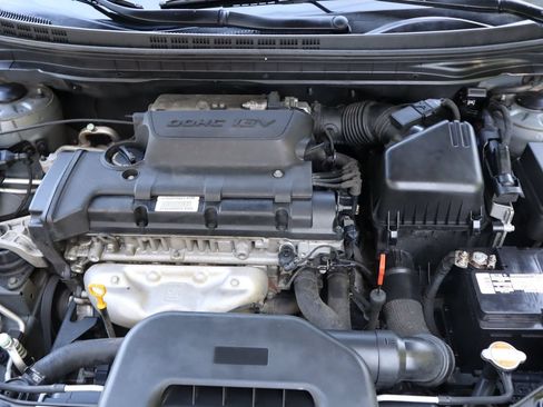 Used 2010 Hyundai Elantra SE FWD image 38