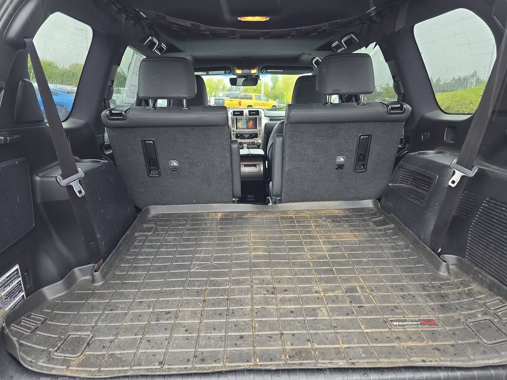 Used 2021 Lexus GX 460 Premium w/ Accessory Package AWD/4WD image 32