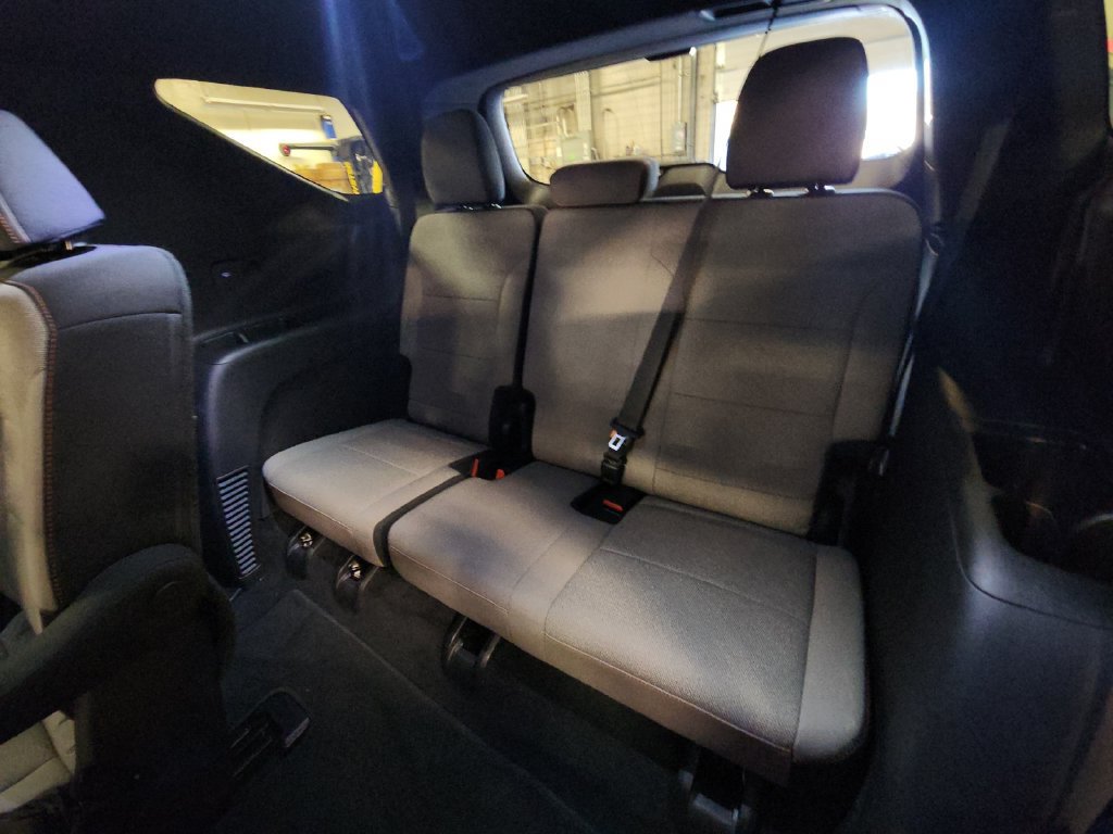Used 2026 Chevrolet Traverse LT w/ Driver Confidence Package AWD/4WD image 38