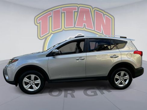 Used 2013 Toyota RAV4 XLE AWD/4WD image 2
