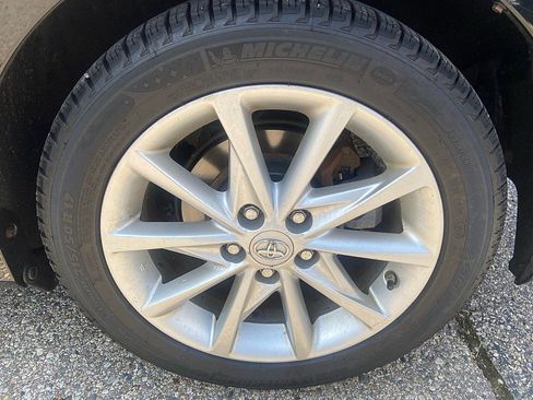 Used 2014 Toyota Prius V Five FWD image 10
