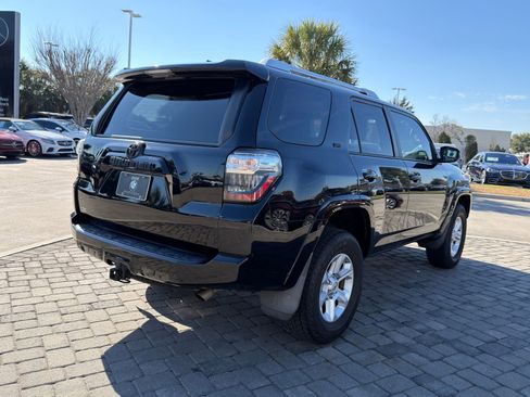 Used 2018 Toyota 4Runner SR5 image 9