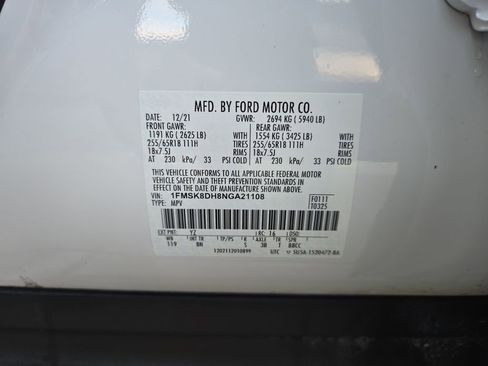 Used 2022 Ford Explorer XLT image 31