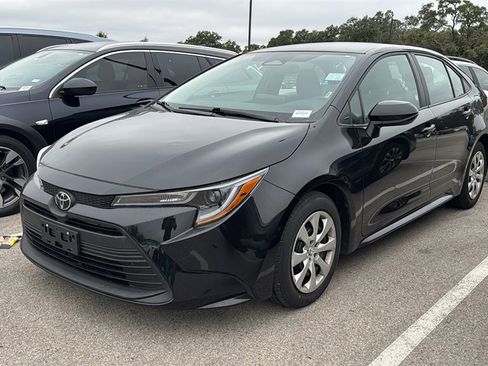Used 2025 Toyota Corolla LE image 15