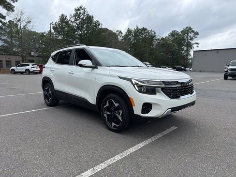 Used 2024 Kia Seltos EX AWD/4WD image 6