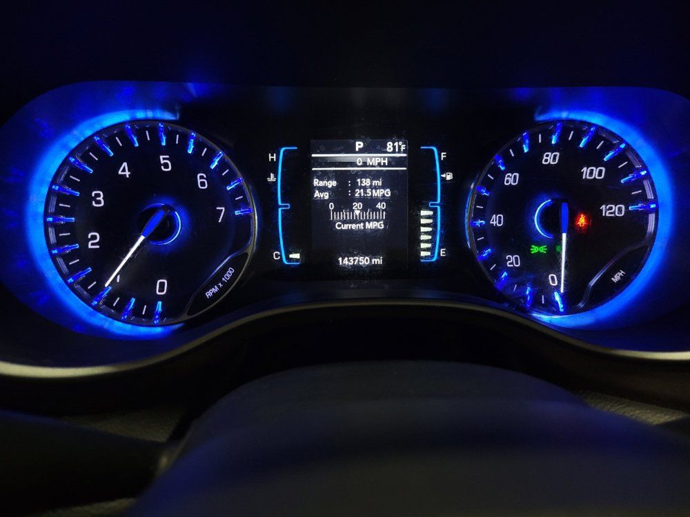 Used 2017 Chrysler Pacifica Touring-L w/ Tire & Wheel Group FWD image 23