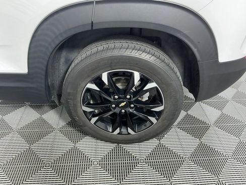 Used 2023 Chevrolet TrailBlazer LT w/ Convenience Package image 17