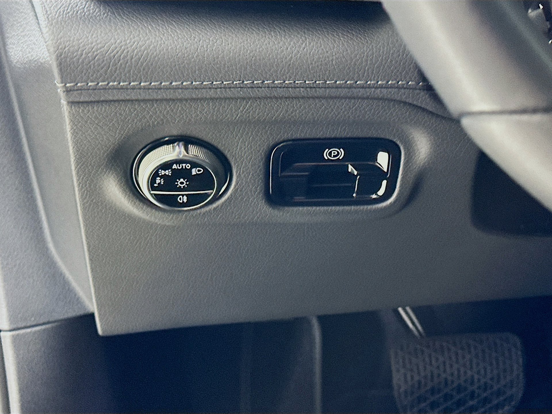 Certified 2023 Mercedes-Benz EQE 500 4MATIC Sedan image 11