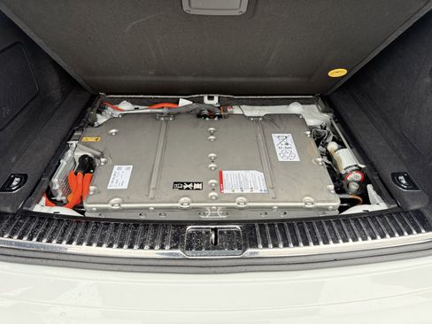 Used 2018 Porsche Cayenne S Platinum image 16