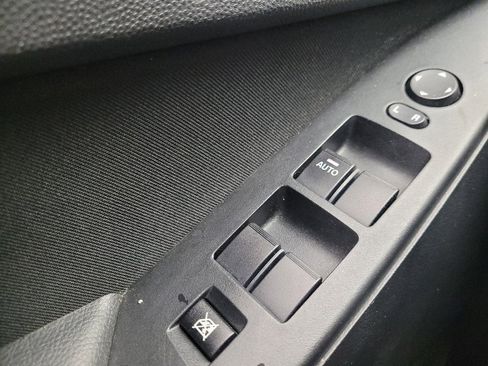 Used 2013 MAZDA MAZDA3 i Sport image 27