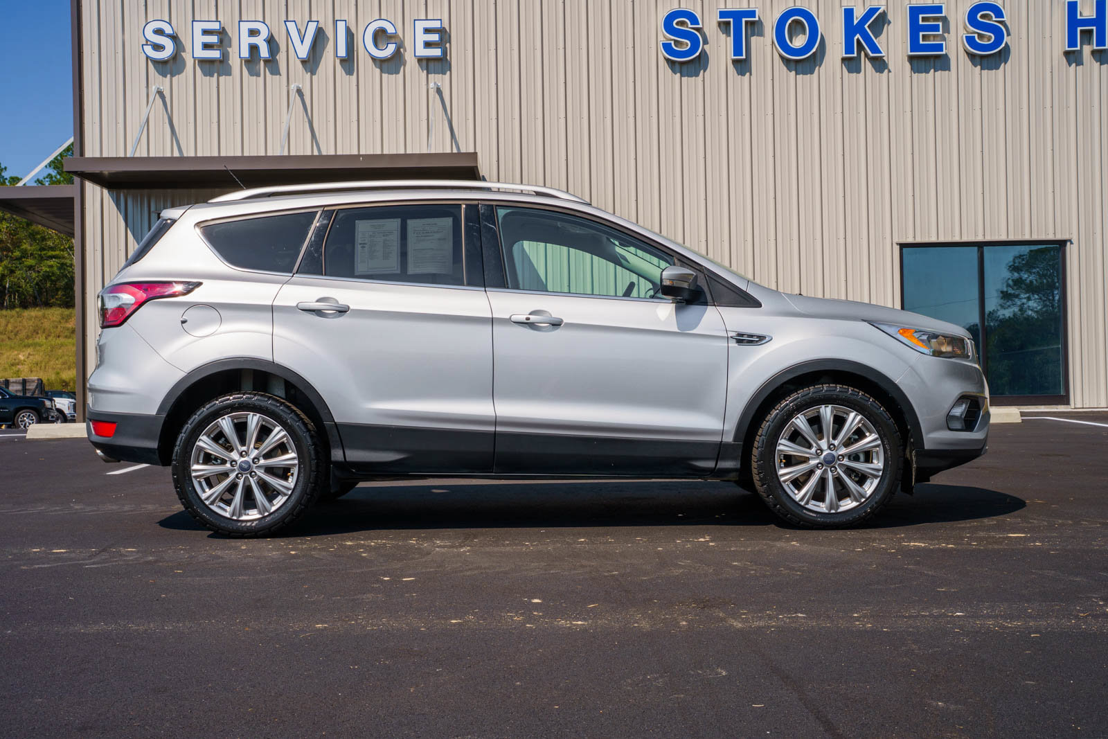 Used 2017 Ford Escape Titanium FWD image 8