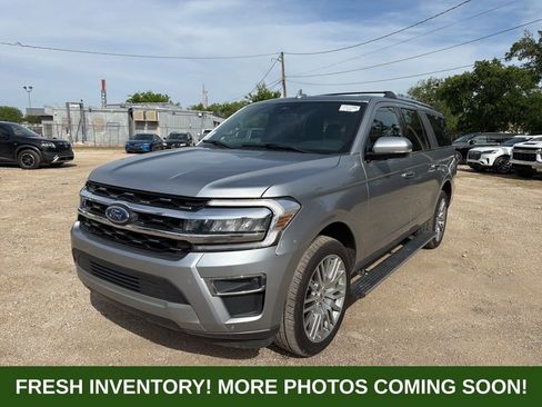Used 2024 Ford Expedition Max Limited AWD/4WD image 3