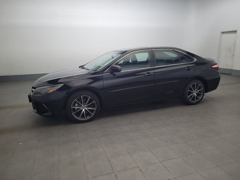 Used 2015 Toyota Camry XSE image 2